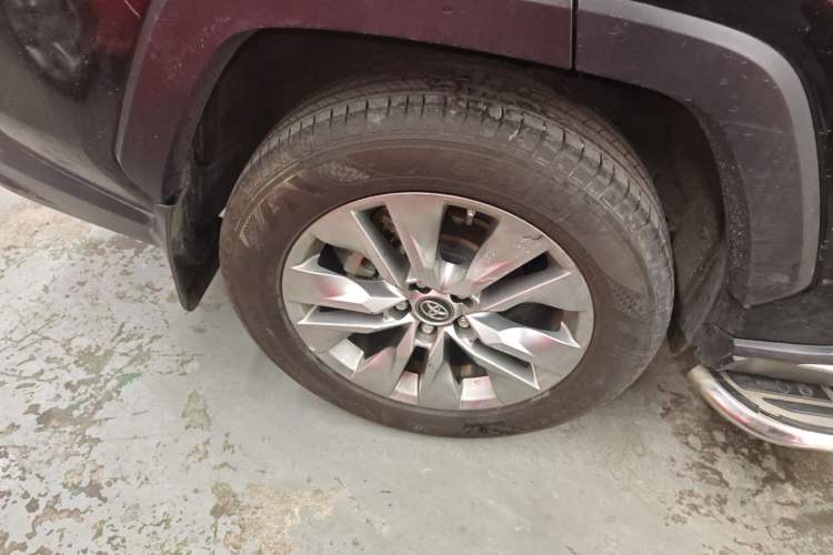 Used Toyota Wildlander 2021 Dual-Engine 2.5L E-CVT Two-Wheel Drive Luxury Edition Right Rear Wheel Hub