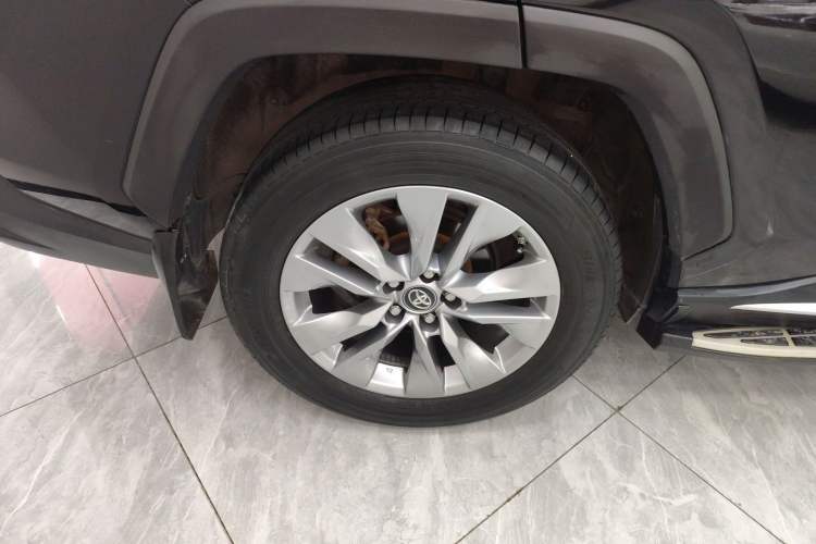 Used Toyota Wildlander 2021 2.0L CVT Two-Wheel Drive Luxury Edition Right Rear Wheel Hub