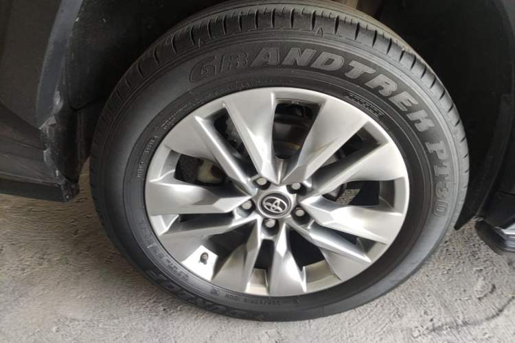 Used Toyota Wildlander 2021 2.0L CVT Two-Wheel Drive Luxury Edition Right Rear Wheel Hub