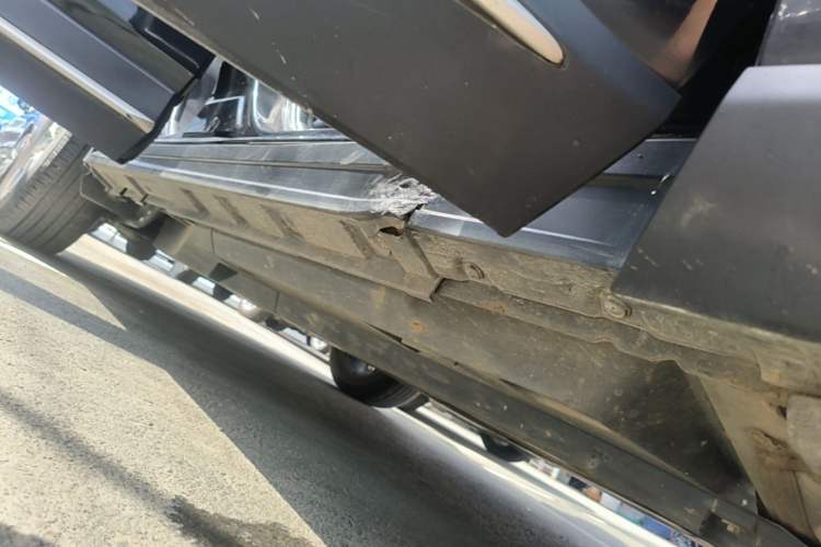 Used Toyota Wildlander 2021 2.0L CVT Two-Wheel Drive Luxury Edition Right Side Sill
