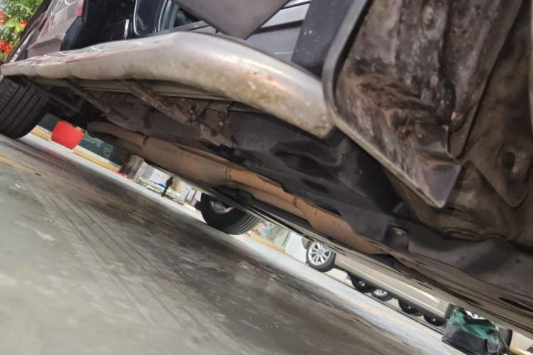 Used Toyota Wildlander 2021 Dual-Engine 2.5L E-CVT Two-Wheel Drive Luxury Edition Right Side Sill