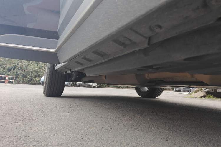 Used Toyota Wildlander 2021 Dual-Engine 2.5L E-CVT Two-Wheel Drive Luxury Edition Right Side Sill