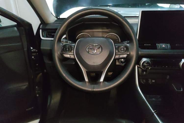 Used Toyota Wildlander 2021 2.0L CVT Two-Wheel Drive Luxury Edition Steering Wheel