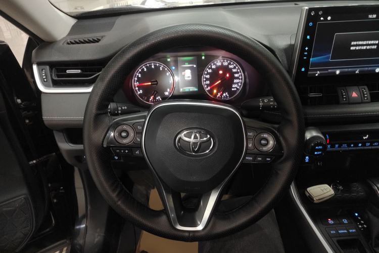 Used Toyota Wildlander 2021 2.0L CVT Two-Wheel Drive Luxury Edition Steering Wheel