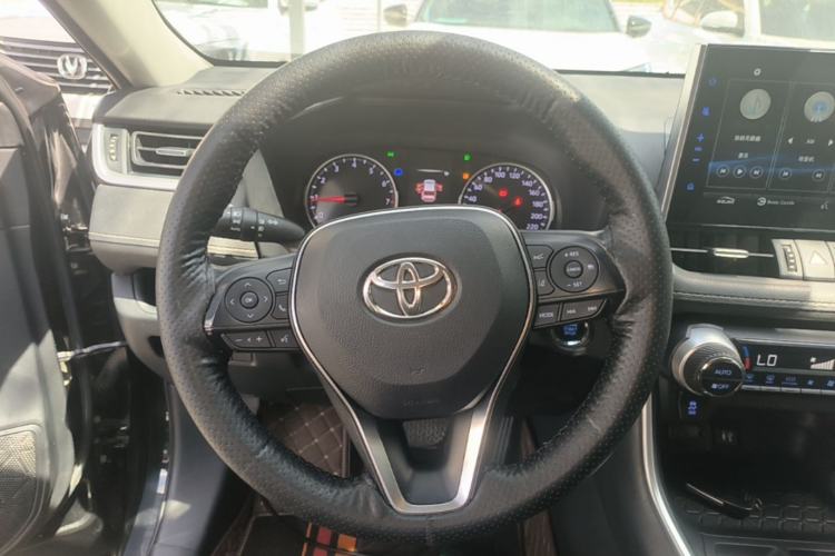 Used Toyota Wildlander 2021 2.0L CVT Two-Wheel Drive Luxury Edition Steering Wheel