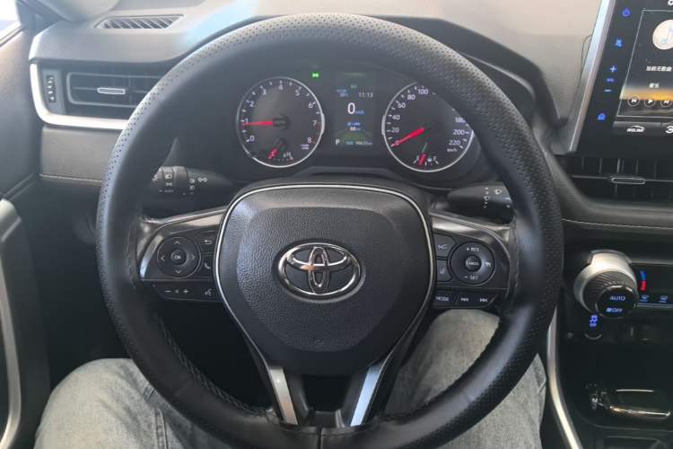 Used Toyota Wildlander 2021 2.0L CVT Two-Wheel Drive Luxury Edition Steering Wheel