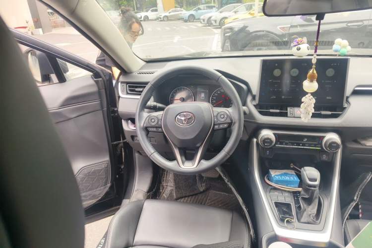 Used Toyota Wildlander 2021 2.0L CVT Two-Wheel Drive Luxury Edition Steering Wheel