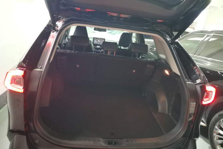 Used Toyota Wildlander 2021 Dual-Engine 2.5L E-CVT Two-Wheel Drive Luxury Edition Trunk