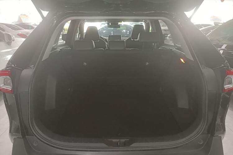 Used Toyota Wildlander 2021 2.0L CVT 4x4 Luxury Edition Trunk