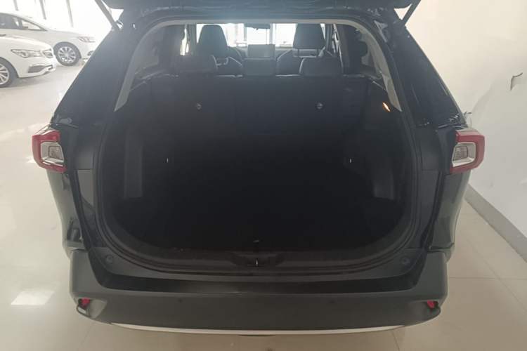 Used Toyota Wildlander 2021 2.0L CVT Two-Wheel Drive Luxury Edition Trunk