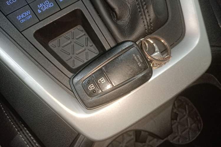 Used Toyota Wildlander 2021 2.0L CVT 4x4 Luxury Edition Vehicle Key