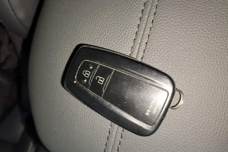 Used Toyota Wildlander 2021 2.0L CVT Two-Wheel Drive Luxury Edition Vehicle Key