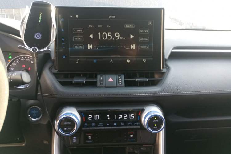 Used Toyota Wildlander 2021 Dual-Engine 2.5L E-CVT Two-Wheel Drive Luxury Edition Audio And AC Panel