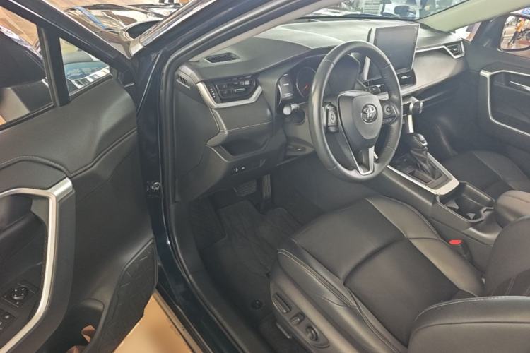 Used Toyota Wildlander 2021 2.0L CVT Two-Wheel Drive Luxury Edition Driver Seat