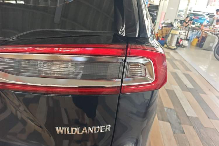 Used Toyota Wildlander 2021 2.0L CVT Two-Wheel Drive Luxury Edition Exterior 3