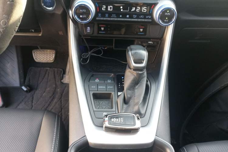 Used Toyota Wildlander 2021 Dual-Engine 2.5L E-CVT Two-Wheel Drive Luxury Edition Gear Lever