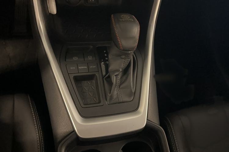 Used Toyota Wildlander 2021 2.0L CVT Two-Wheel Drive Luxury Edition Gear Lever