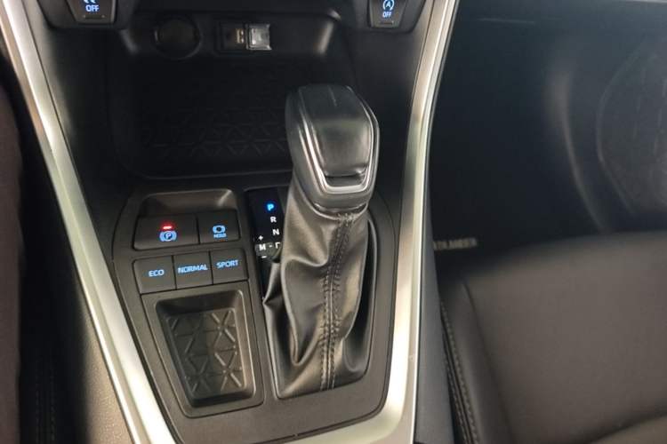 Used Toyota Wildlander 2021 2.0L CVT Two-Wheel Drive Luxury Edition Gear Lever