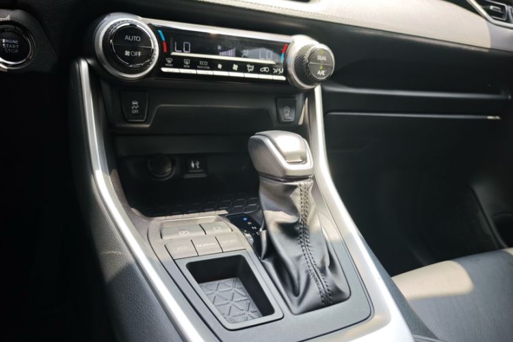 Used Toyota Wildlander 2021 2.0L CVT Two-Wheel Drive Luxury Edition Interior 11