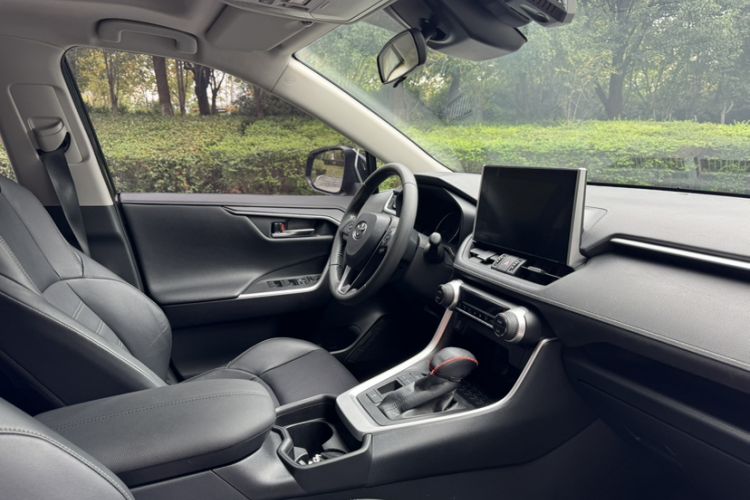 Used Toyota Wildlander 2021 Dual-Engine 2.5L E-CVT Two-Wheel Drive Luxury Edition Interior 5