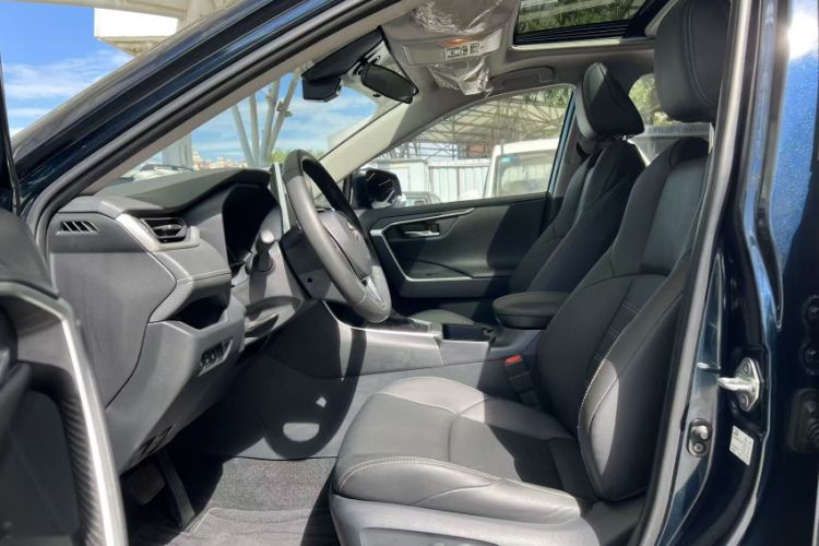 Used Toyota Wildlander 2021 2.0L CVT Two-Wheel Drive Luxury Edition Left Front Seat