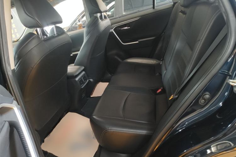 Used Toyota Wildlander 2021 2.0L CVT Two-Wheel Drive Luxury Edition Left Rear Seat