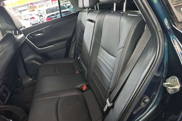 Used Toyota Wildlander 2021 2.0L CVT Two-Wheel Drive Luxury Edition Left Rear Seat