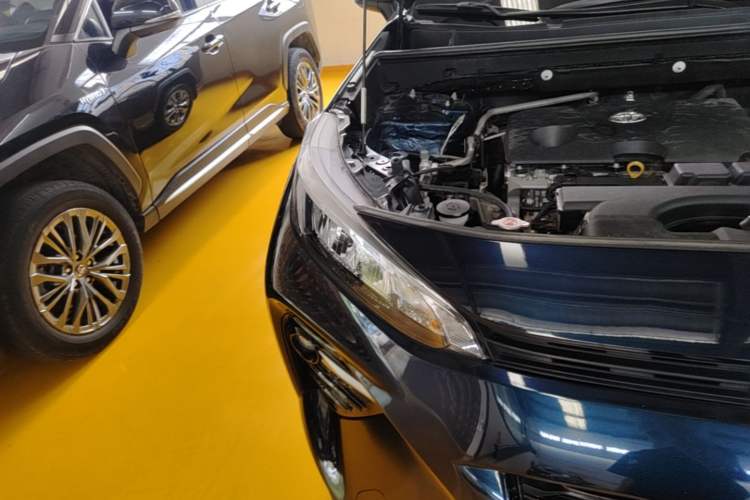 Used Toyota Wildlander 2021 2.0L CVT Two-Wheel Drive Luxury Edition Right Front Headlight