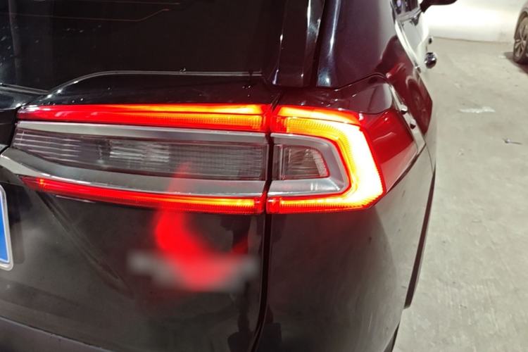 Used Toyota Wildlander 2021 Dual-Engine 2.5L E-CVT Two-Wheel Drive Luxury Edition Right Rear Taillight