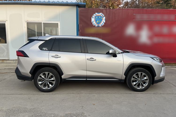 Used Toyota Wildlander 2021 2.0L CVT Two-Wheel Drive Luxury Edition Exterior 2