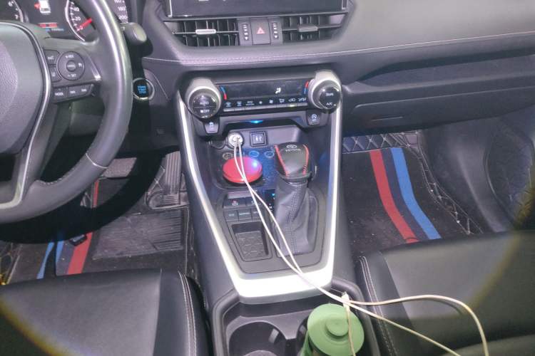 Used Toyota Wildlander 2021 2.0L CVT Two-Wheel Drive Luxury Edition Gear Lever