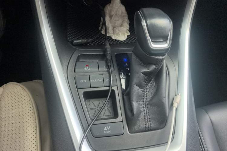 Used Toyota Wildlander 2021 Dual-Engine 2.5L E-CVT Two-Wheel Drive Luxury Edition Gear Lever