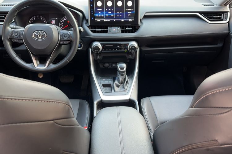 Used Toyota Wildlander 2021 2.0L CVT Two-Wheel Drive Luxury Edition Interior 3
