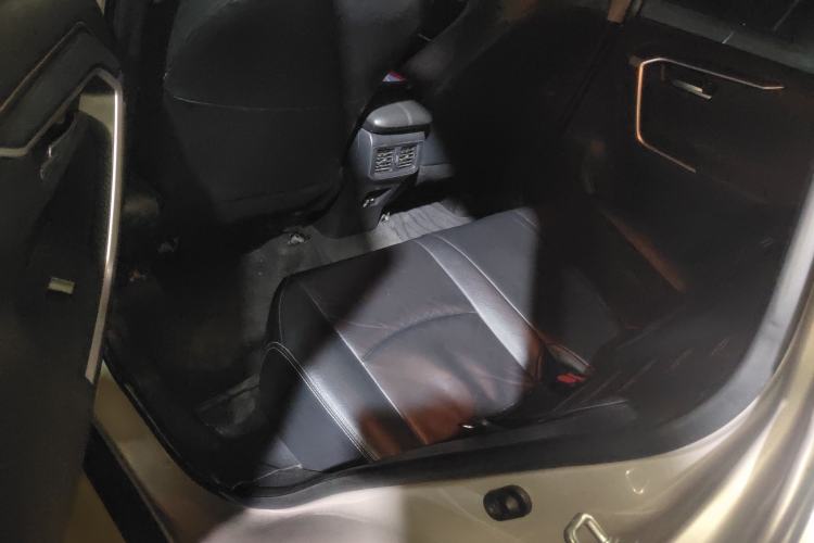 Used Toyota Wildlander 2021 2.0L CVT Two-Wheel Drive Luxury Edition Interior 4