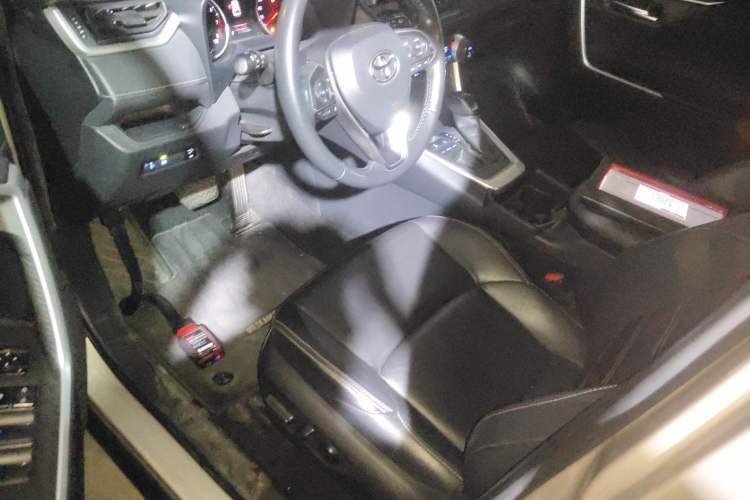 Used Toyota Wildlander 2021 2.0L CVT Two-Wheel Drive Luxury Edition Left Front Seat