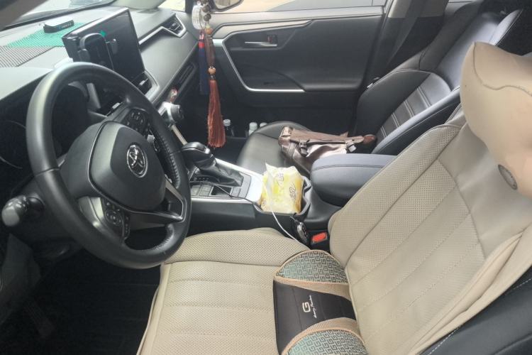 Used Toyota Wildlander 2021 Dual-Engine 2.5L E-CVT Two-Wheel Drive Luxury Edition Left Front Seat