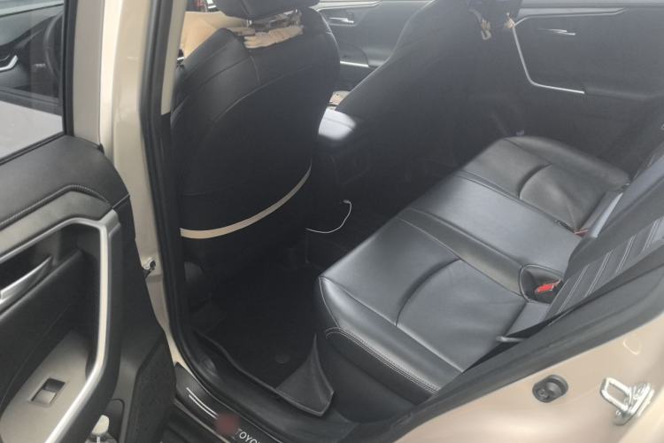 Used Toyota Wildlander 2021 Dual-Engine 2.5L E-CVT Two-Wheel Drive Luxury Edition Left Rear Seat