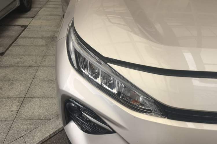 Used Toyota Wildlander 2021 Dual-Engine 2.5L E-CVT Two-Wheel Drive Luxury Edition Right Front Headlight