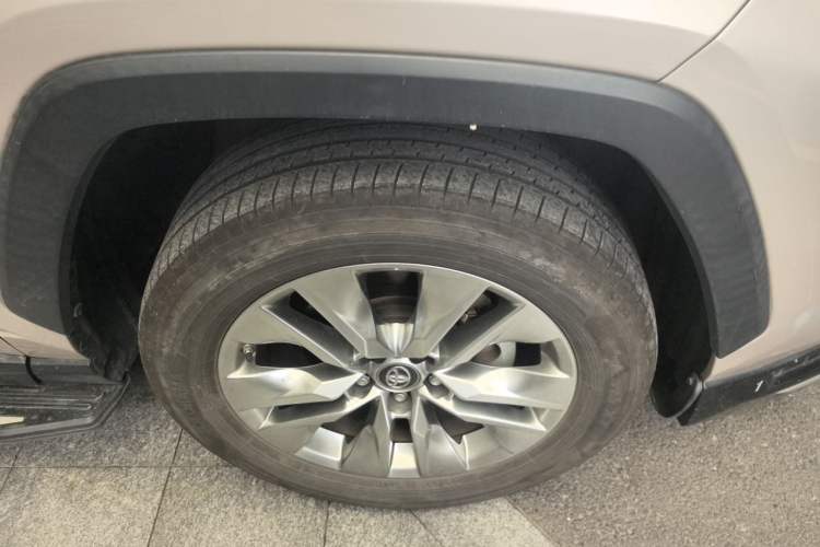 Used Toyota Wildlander 2021 Dual-Engine 2.5L E-CVT Two-Wheel Drive Luxury Edition Right Front Wheel Hub