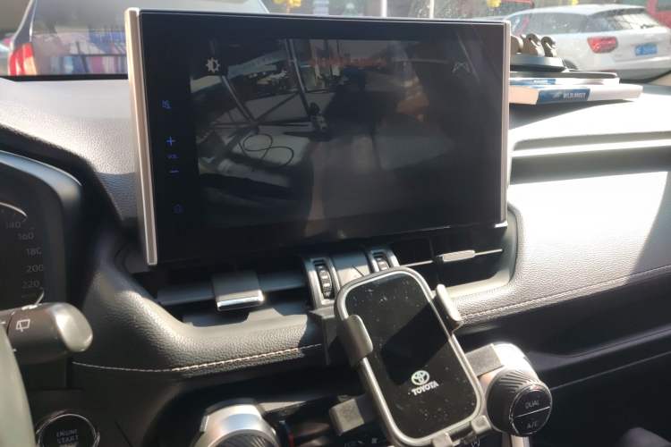 Used Toyota Wildlander 2021 2.0L CVT 4x4 Luxury Edition Audio And AC Panel