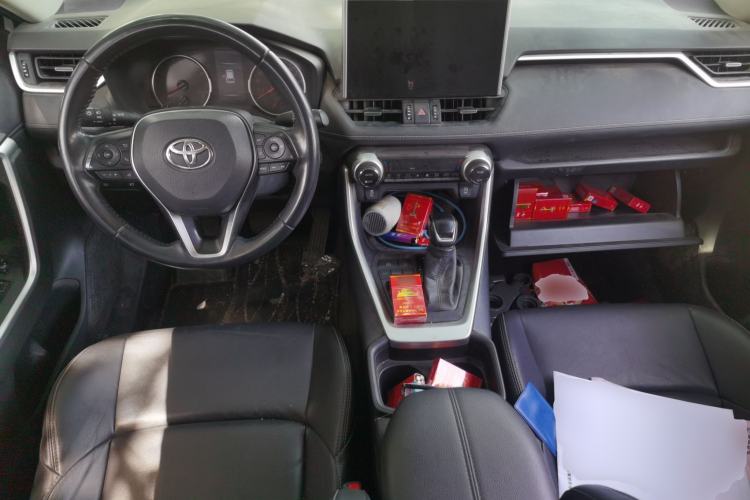 Used Toyota Wildlander 2021 2.0L CVT Two-Wheel Drive Luxury Edition Center Console