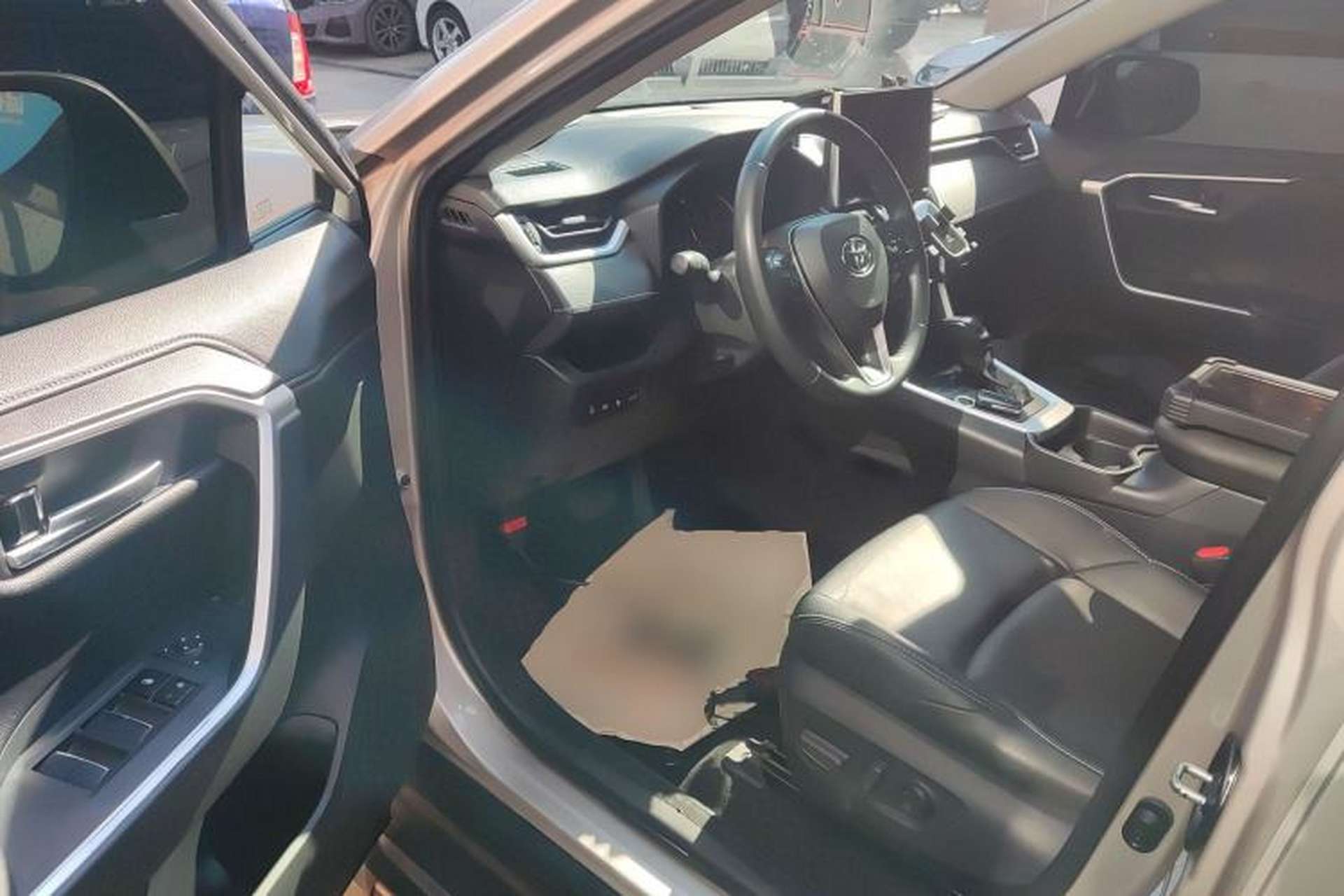 Used Toyota Wildlander 2021 2.0L CVT 4x4 Luxury Edition Driver Seat