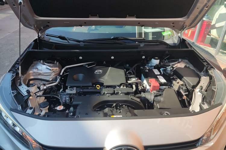 Used Toyota Wildlander 2021 2.0L CVT 4x4 Luxury Edition Engine Bay
