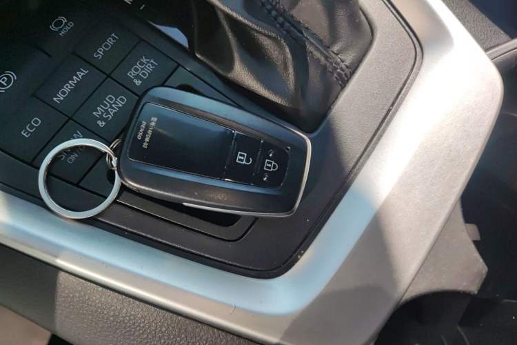Used Toyota Wildlander 2021 2.0L CVT 4x4 Luxury Edition Interior 1