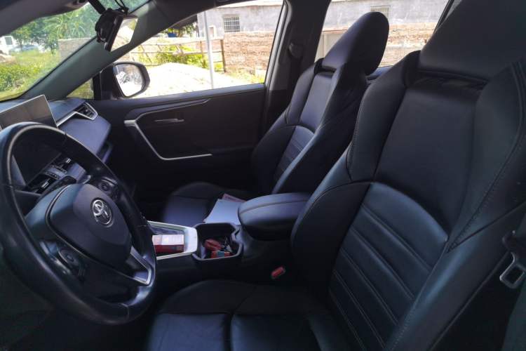 Used Toyota Wildlander 2021 2.0L CVT Two-Wheel Drive Luxury Edition Left Front Seat