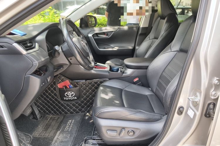 Used Toyota Wildlander 2021 2.0L CVT Two-Wheel Drive Luxury Edition Left Front Seat
