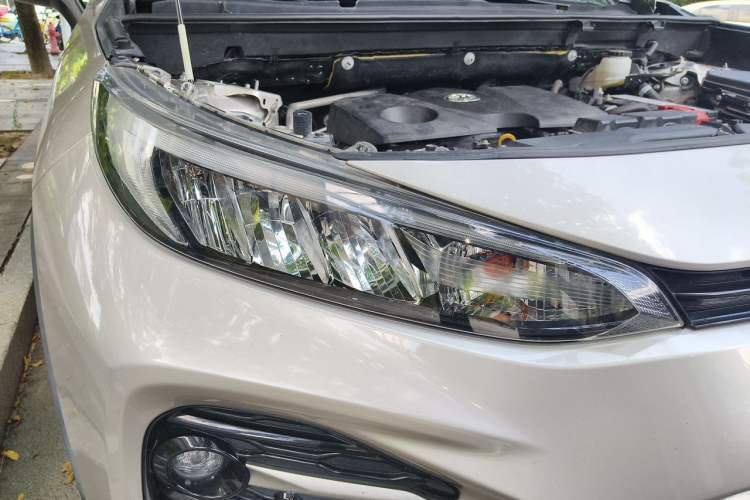 Used Toyota Wildlander 2021 2.0L CVT Two-Wheel Drive Luxury Edition Right Front Headlight