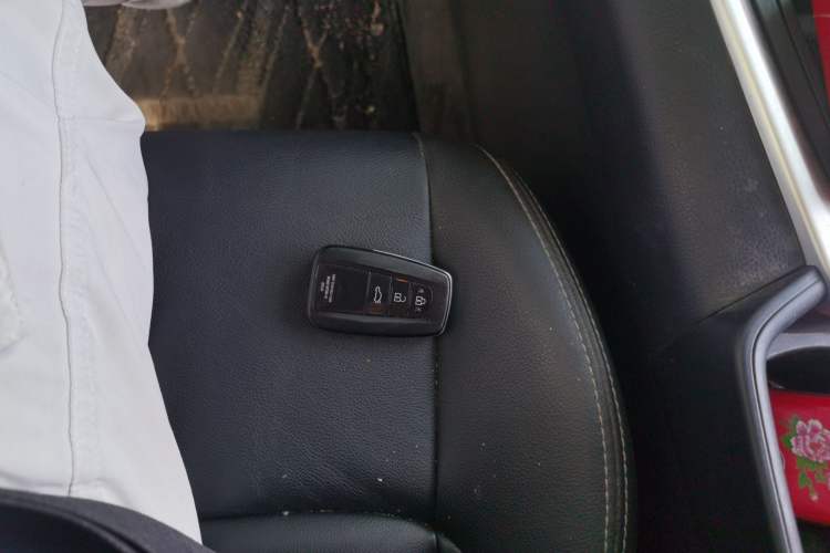 Used Toyota Wildlander 2021 2.0L CVT Two-Wheel Drive Luxury Edition Vehicle Key