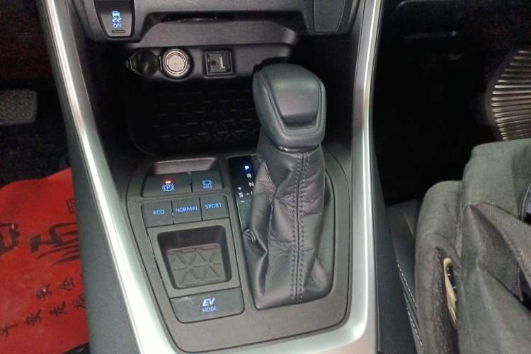 Used Toyota Wildlander 2021 Dual-Engine 2.5L E-CVT Two-Wheel Drive Luxury Edition Gear Lever