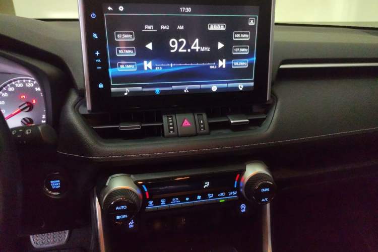 Used Toyota Wildlander 2021 2.0L CVT Two-Wheel Drive Luxury Edition Audio And AC Panel